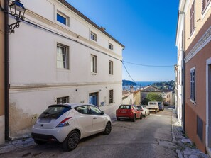 Third-party on-site parking