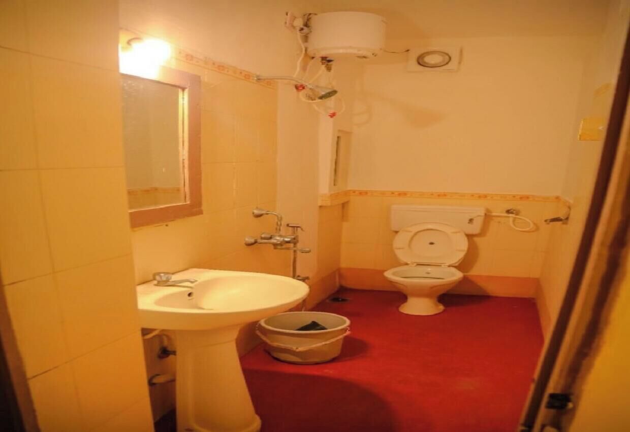 Shower, towels