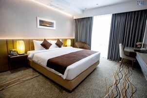 Decoración personalizada, muebles diferentes y escritorio 