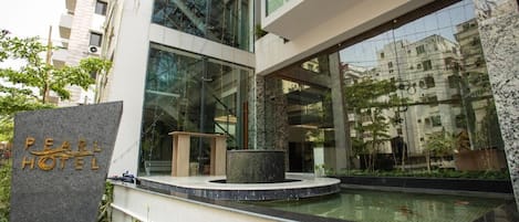 施設の正面