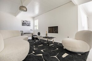 Smart-tv en een open haard
