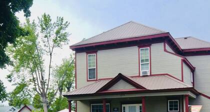 Scarlet Begonia - Great for Families, Large 4 Bdrm, Local Golfing 50% Off!