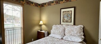 Scarlet Begonia - Great for Families, Large 4 Bdrm, Local Golfing 50% Off!