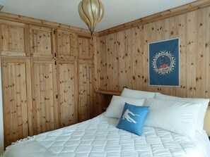 3 Schlafzimmer, Reisekinderbett, kostenloses WLAN, Bettwäsche