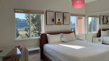 Iron/ironing board, WiFi, bed sheets