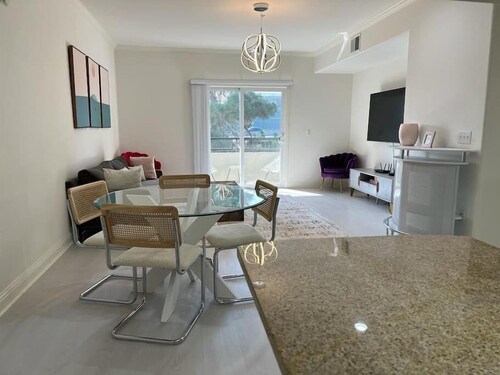 SUPERBOWL 2026 LEVIS STADIUM  7 MINUTES AWAY Spacious Modern Apt w/amenities