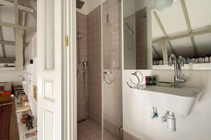 Apartment | Bathroom | Shower, free toiletries, hair dryer, towels - Old Jaffa Artistic Retreat by Sea N Rent (Tel Aviv)