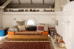 Apartment | Living area - Old Jaffa Artistic Retreat by Sea N Rent (Tel Aviv)