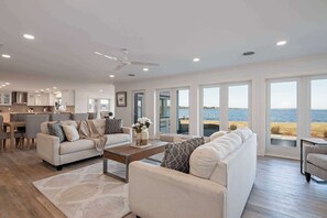 Televisión y oficina 