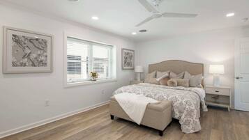 4 bedrooms, iron/ironing board, WiFi, bed sheets