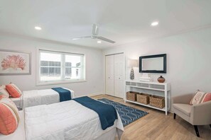 4 bedrooms, iron/ironing board, WiFi, bed sheets - Waterfront Home | Private Dock | Near St Michaels (Easton)