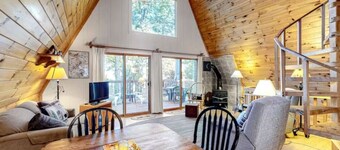 Heavenly Hideaway at Moosehead ATV/Snowmobile Access* Family/Pet Friendly