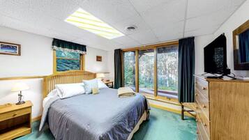 2 makuuhuonetta, silitysrauta/-lauta, ilmainen Wi-Fi, vuodevaatteet