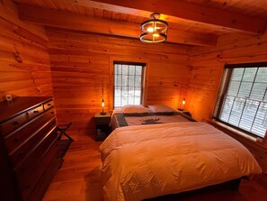 3 室のベッドルーム、デスク、アイロン / アイロン台、WiFi (無料)