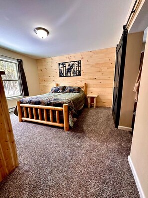 3 bedrooms, iron/ironing board, free WiFi, bed sheets - Den of Coziness - Direct to ATV trails (Greenville)