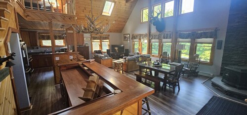 Woods All Around-ATV & Lake Access - sleeps 10+