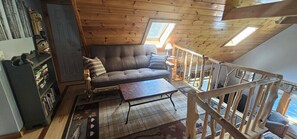 Smart-TV, Kamin, Stereoanlage