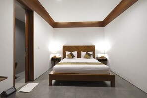 2 bedrooms, minibar, desk, bed sheets