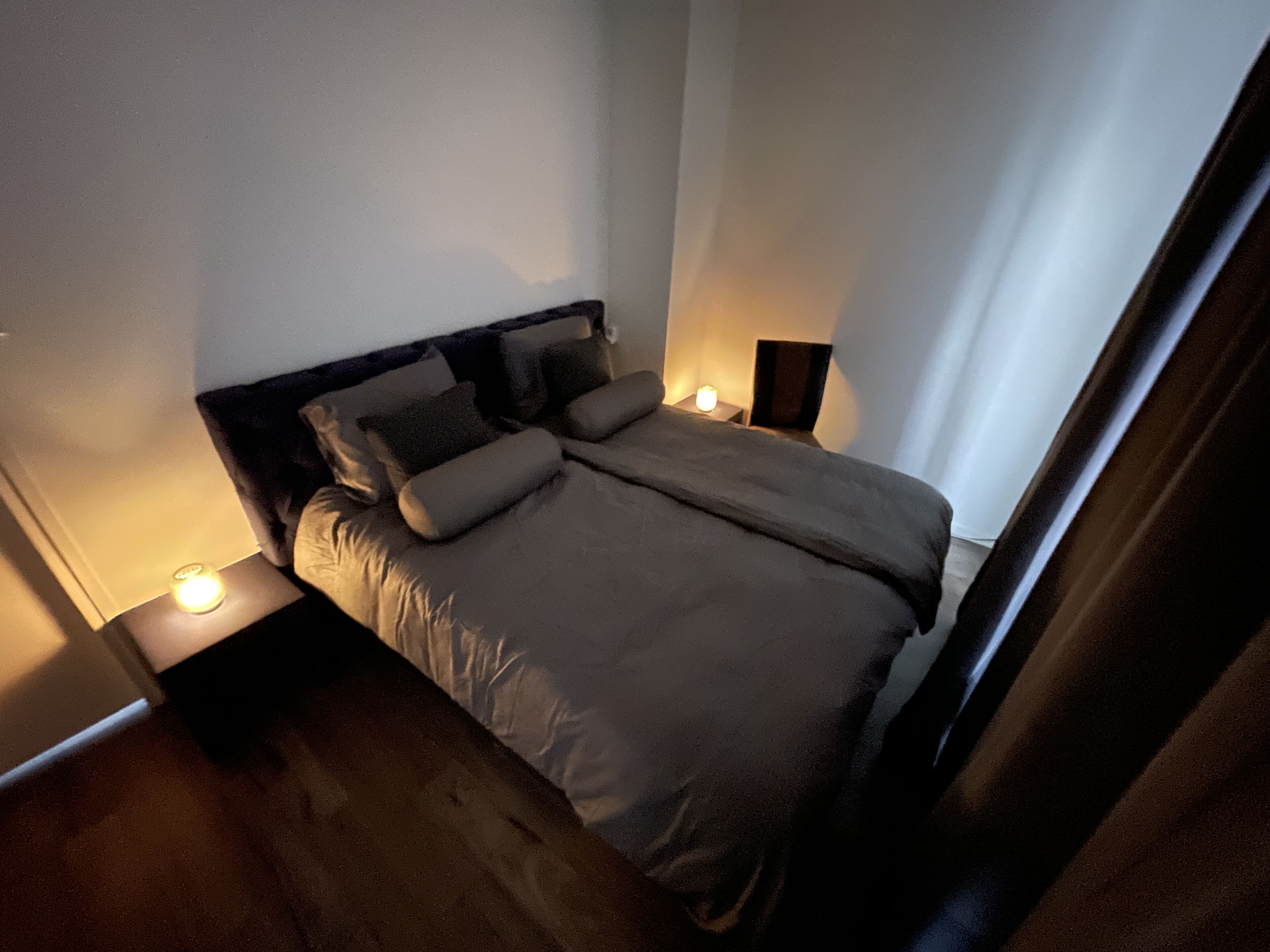 3 slaapkamers, een strijkplank/strijkijzer, gratis wifi, beddengoed