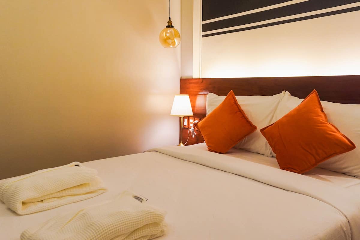 Luxury Room, 1 Queen Bed | Individually decorated, individually furnished, desk, free WiFi