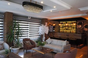 Área de estar no saguão