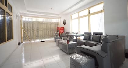 OYO 93682 Blessing's Kediri Homestay Syariah
