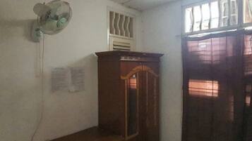 Economy Double Room | Desk, free WiFi, bed sheets