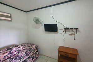 Chambre économique double | Bureau, accès au Wi-Fi (inclus), literie fournie