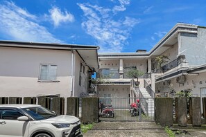 Exterior - Hotel O Kost Naura (Somba Opu)