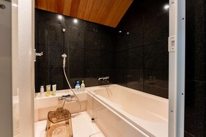 Ducha, artículos de tocador ecológicos, secador de pelo, bidet