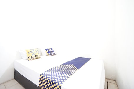 Economy Double Room | Free WiFi, bed sheets