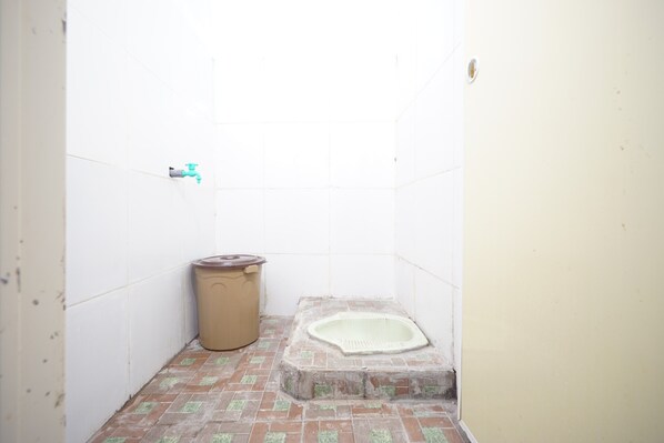 ห้องอีโคโนมีดับเบิล | ห้องน้ำ | ฝักบัว, สบู่