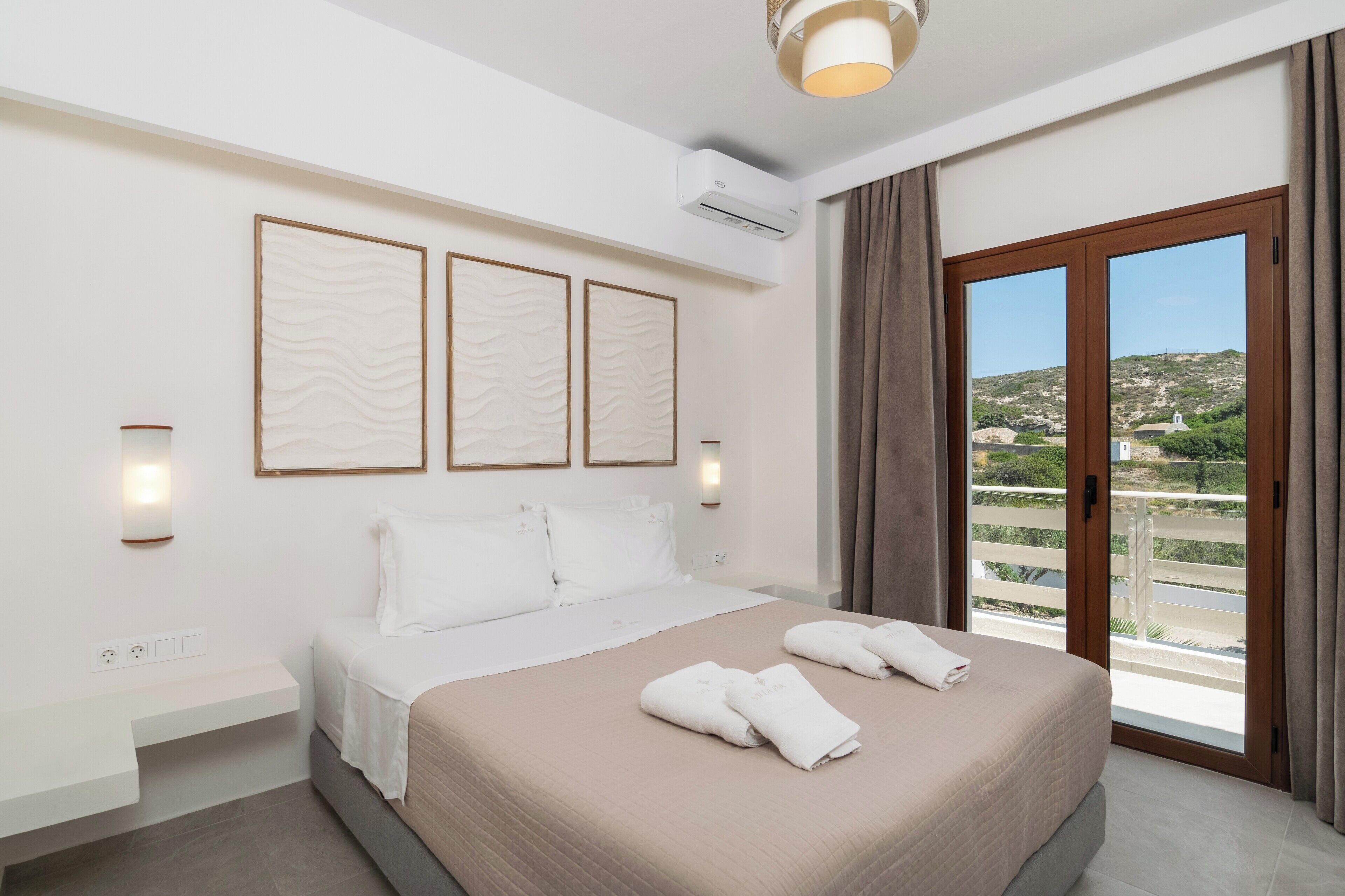 4 bedrooms, iron/ironing board, travel crib, free WiFi