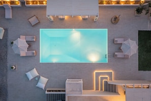 Outdoor pool - 4-Bedroom Villa, Private Pool & BBQ, Walking Distance To The Beach! (Milos)