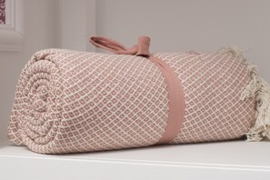 Hair dryer, towels, soap, toilet paper - Cute apartment in Ljubljana. Traffic free street. 1 minute to Dragon Bridge.  (Ljubljana)