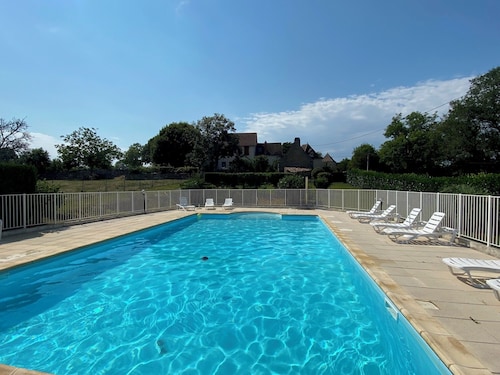 Maison de Famille avec piscine jusqu'à 12 personnes à la campagne.