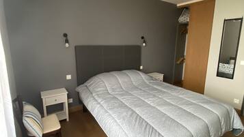 5 bedrooms, iron/ironing board, travel cot, free WiFi