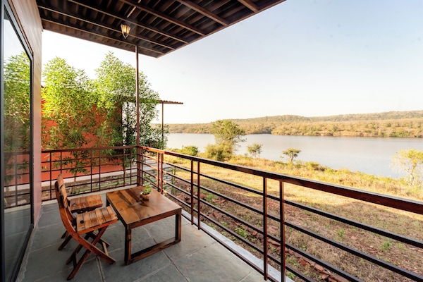 Premium Double Room, 1 Double Bed, Lake View | Individually furnished, desk