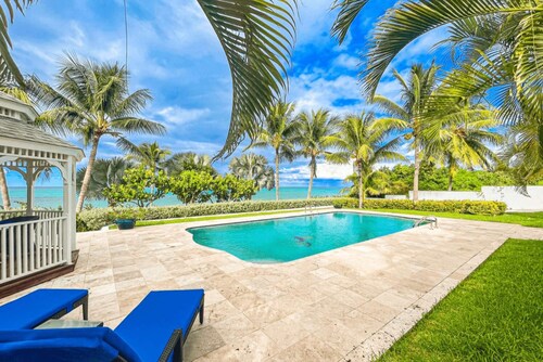 Orange Hill Beach House , private Pool & Jacuzzi