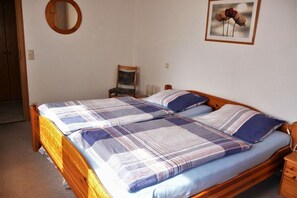 1 bedroom, iron/ironing board, WiFi