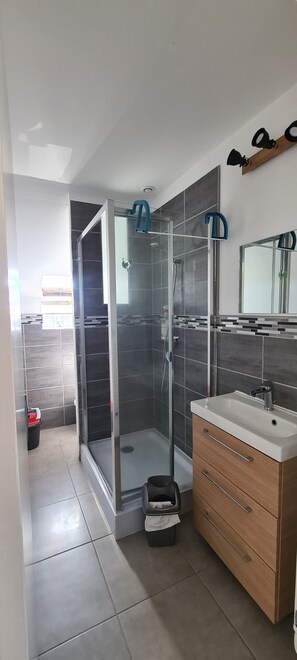 Dusche, Toilettenpapier