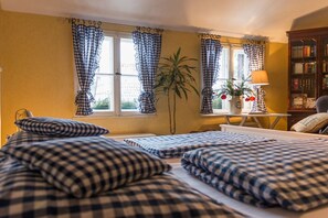 2 Schlafzimmer, Schreibtisch, Bügeleisen/Bügelbrett, kostenloses WLAN
