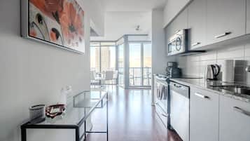 Panoramic Apartment, 1 Bedroom, Balcony, City View | Private kitchen | Full-size fridge, microwave, oven, stovetop