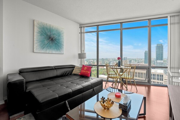 Classic Apartment, 1 Bedroom, City View | Living area