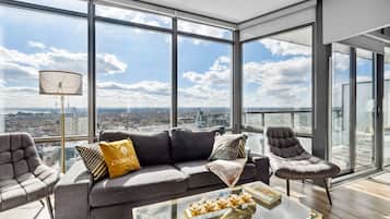 Elite Apartment, 3 Bedrooms, Balcony, Lake View | Living area
