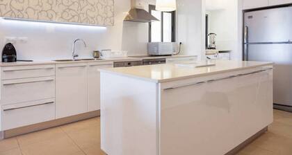 Netanya Family Apt & Balcony by FeelHome