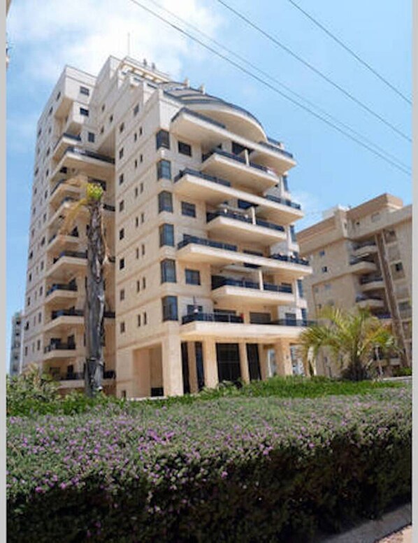Front of property - Netanya Family Apt & Balcony by FeelHome (Netanya)