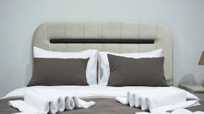 Familierom | Sengetøy i egyptisk bomull, sengetøy av topp kvalitet og safe på rommet