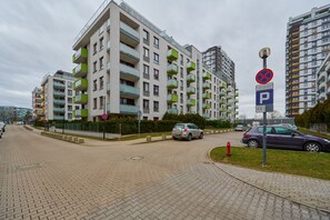 Front of property - Floral Apartment Nyska by Renters (Wroclaw)