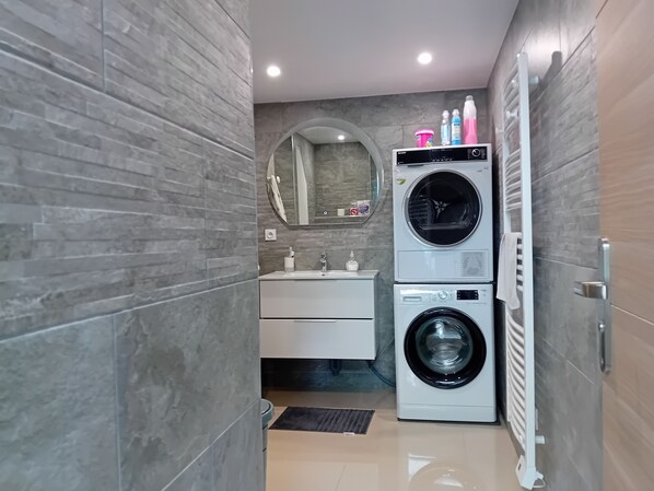 Interior - Maison 3 Chambres 2 Salles de Bains 15 min Stade de France , 5 min Aéroport CDG (Louvres)